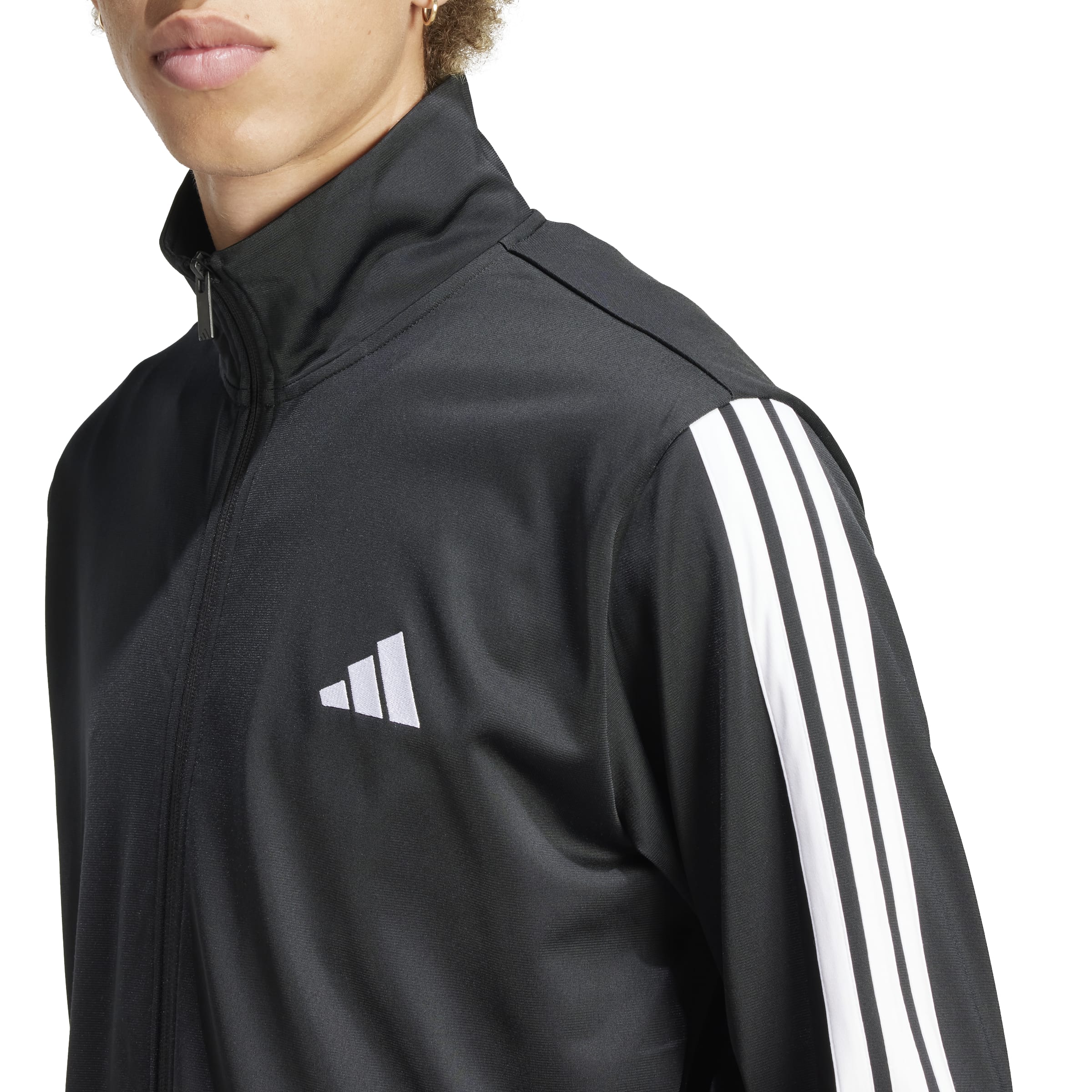 JI8858_7_APPAREL_On Model_Detail View 1_white